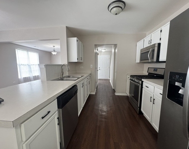 1071 Symphony Drive - Photo Thumbnail 10