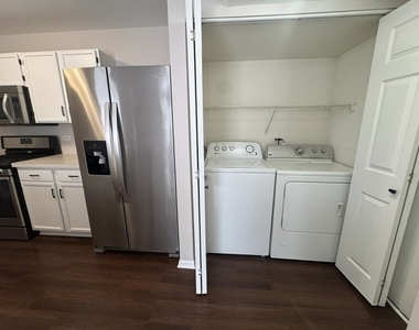 1071 Symphony Drive - Photo Thumbnail 11