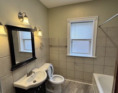 7634 S Phillips Avenue - Photo Thumbnail 9