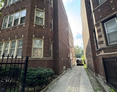 7634 S Phillips Avenue - Photo Thumbnail 1