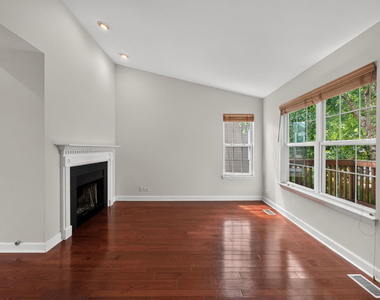 831 Genesee Drive - Photo Thumbnail 4