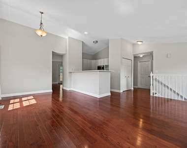 831 Genesee Drive - Photo Thumbnail 2