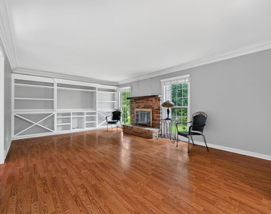 683 Honeysuckle Lane - Photo Thumbnail 5