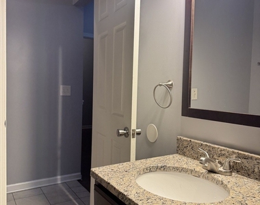 7212 S St Lawrence Avenue - Photo Thumbnail 8