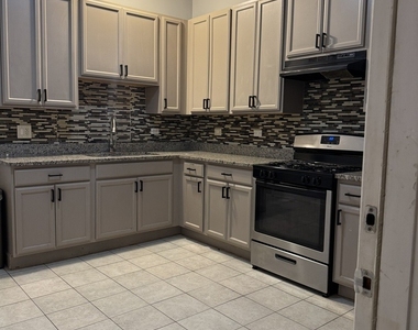 7212 S St Lawrence Avenue - Photo Thumbnail 7