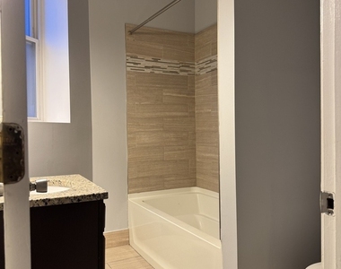 7212 S St Lawrence Avenue - Photo Thumbnail 7