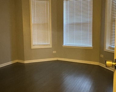 7212 S St Lawrence Avenue - Photo Thumbnail 5
