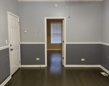 7212 S St Lawrence Avenue - Photo Thumbnail 4