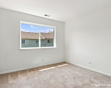 376 N Patriot Drive - Photo Thumbnail 17
