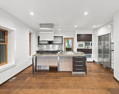 2334 W Medill Avenue - Photo Thumbnail 1