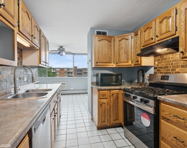 2200 S Stewart Avenue - Photo Thumbnail 2