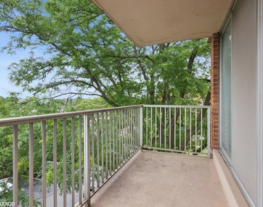 2200 S Stewart Avenue - Photo Thumbnail 17