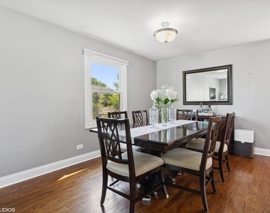 1717 Glen Lake Road - Photo Thumbnail 3