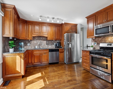 1717 Glen Lake Road - Photo Thumbnail 4