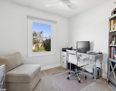 1717 Glen Lake Road - Photo Thumbnail 8