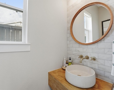 2502 Eason Lane - Photo Thumbnail 14