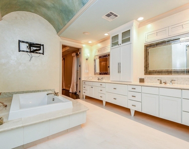 12316 Oak Bend Circle - Photo Thumbnail 30