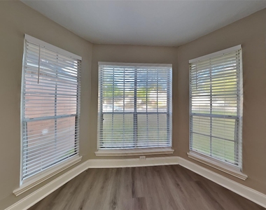 29118 Stapleford Street - Photo Thumbnail 5