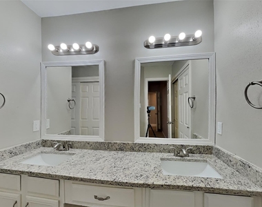 29118 Stapleford Street - Photo Thumbnail 8