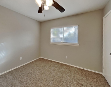 29118 Stapleford Street - Photo Thumbnail 12