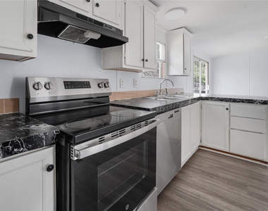 16461 Hill Country Drive - Photo Thumbnail 9