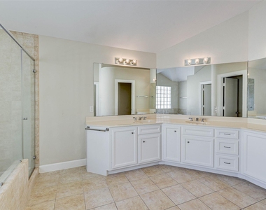 650 Westcross Street - Photo Thumbnail 37