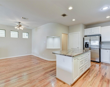 650 Westcross Street - Photo Thumbnail 20