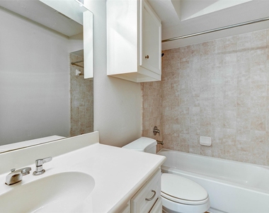 650 Westcross Street - Photo Thumbnail 9