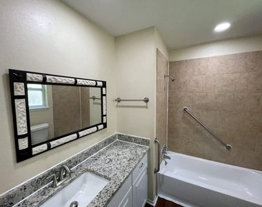 9422 Chartermoss Circle - Photo Thumbnail 7