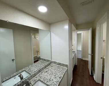 9422 Chartermoss Circle - Photo Thumbnail 8