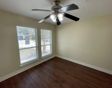 9422 Chartermoss Circle - Photo Thumbnail 3