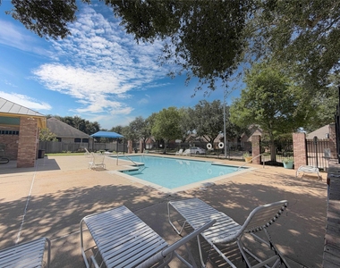 3822 Shady Harbor Drive - Photo Thumbnail 29