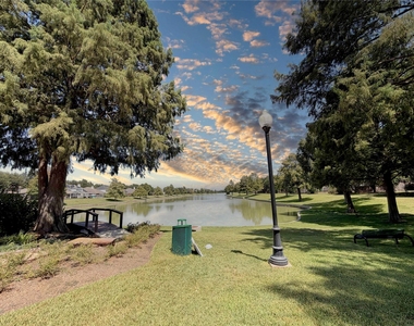 3822 Shady Harbor Drive - Photo Thumbnail 30