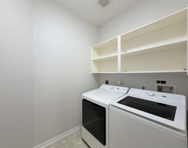 3822 Shady Harbor Drive - Photo Thumbnail 20