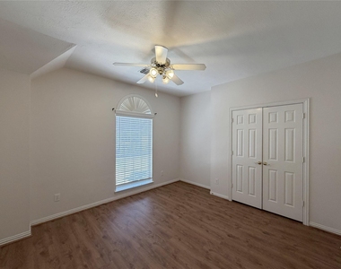 3822 Shady Harbor Drive - Photo Thumbnail 22