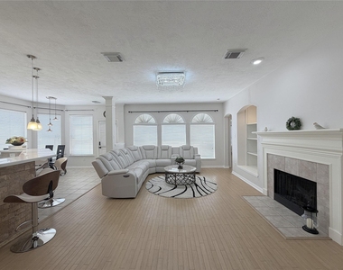 3822 Shady Harbor Drive - Photo Thumbnail 11