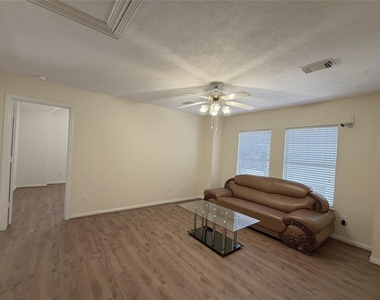 3822 Shady Harbor Drive - Photo Thumbnail 21