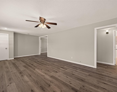 2422 Florence Street - Photo Thumbnail 5