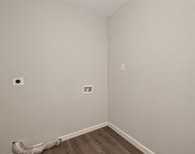 2422 Florence Street - Photo Thumbnail 11