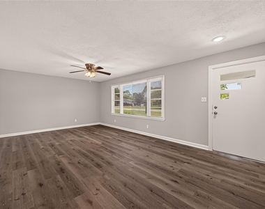 2422 Florence Street - Photo Thumbnail 3