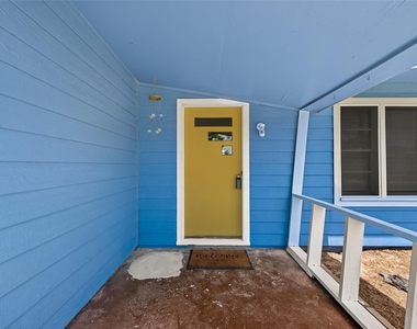 2422 Florence Street - Photo Thumbnail 2