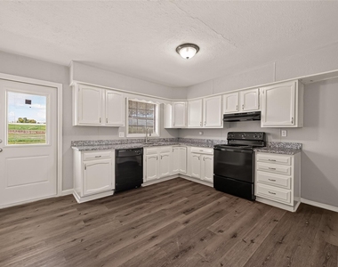 2422 Florence Street - Photo Thumbnail 7