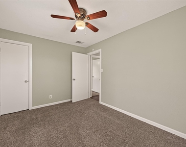 2422 Florence Street - Photo Thumbnail 20