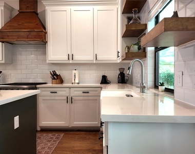 415 James Street - Photo Thumbnail 9