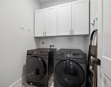 415 James Street - Photo Thumbnail 28