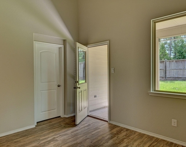 7022 N Sound Lane - Photo Thumbnail 25