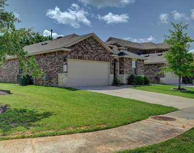 7022 N Sound Lane - Photo Thumbnail 1