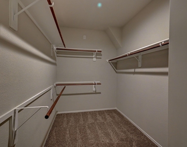 7022 N Sound Lane - Photo Thumbnail 21
