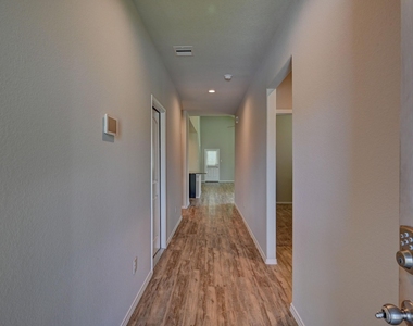 7022 N Sound Lane - Photo Thumbnail 6