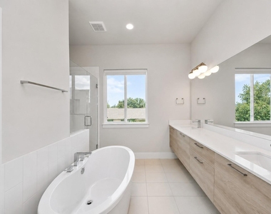 1903 Wipprecht Street - Photo Thumbnail 17
